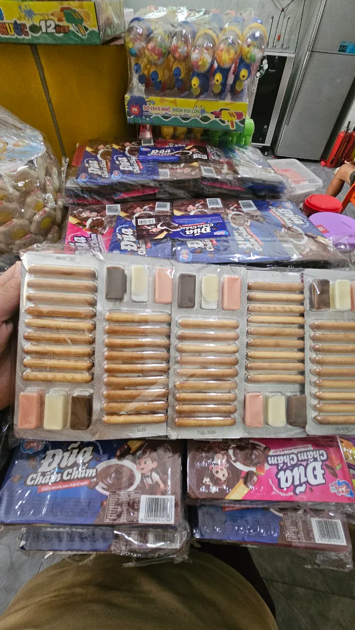 Ảnh Bánh đũa chấm sô cô la nhỏ